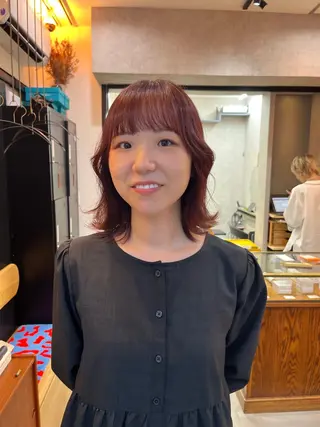 ミディアム カラー 松尾 伊純のヘアスタイル