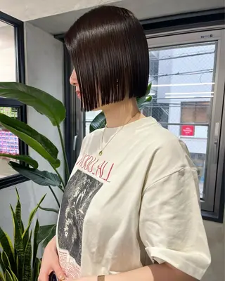 スパイキーショート/ センターパート/奈菜のヘアスタイル