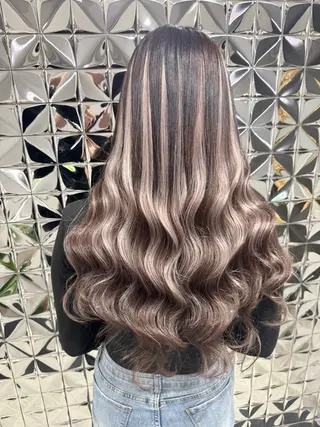 ロング Lovestasy 京都河原町店のヘアスタイル