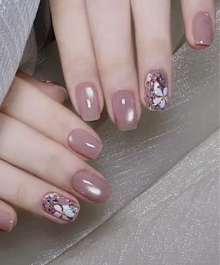 ショート ビューティーフル Aのネイルデザイン