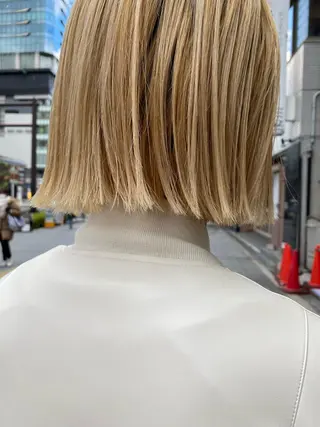 ショート カラー ツキノキ ミナのヘアスタイル