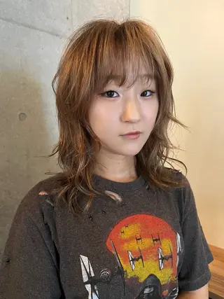 ミディアム レイヤーカット\ウル フ　chinatsuのヘアスタイル