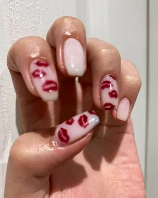 ネイル Shiori･:* 💫のネイルデザイン