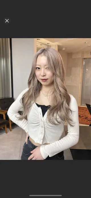 ロング カラー 岩岡 つなみのヘアスタイル