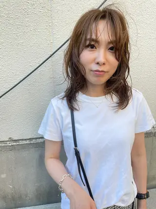セミロング さの あやねのヘアスタイル