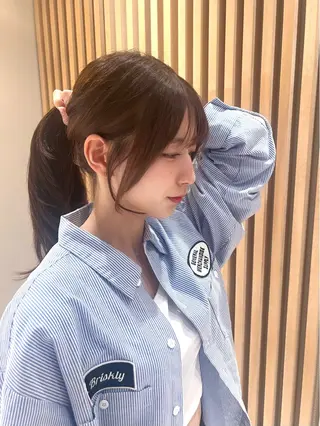 セミロング カラー レイヤー/韓国 ハイトーン興津史弥のヘアスタイル