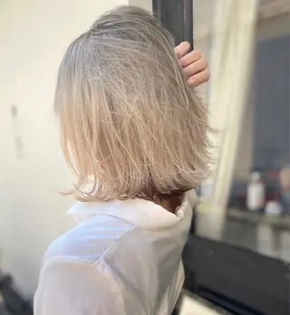 ショート カラー tonari 梅田、中崎町のヘアスタイル