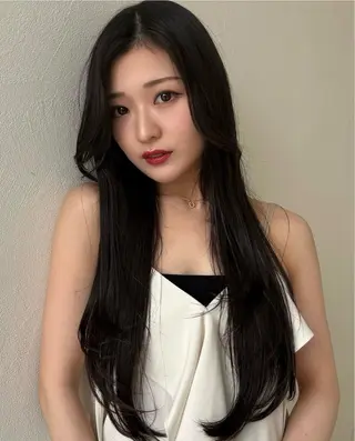 ロング 韓国レイヤー✨/ 透明感カラー💙のヘアスタイル