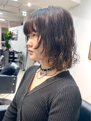 ミディアム パーマ 顔まわり/ボブウルフ 🤍愛唯(めい)のヘアスタイル