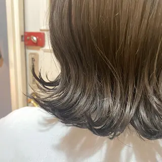 ショート カラー BRITS 渡辺 菜々子のヘアスタイル