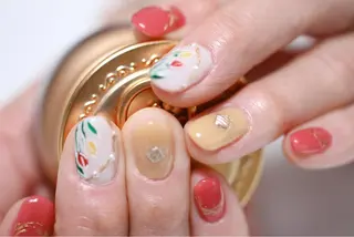 ネイル ママリンド　志村坂上店所属・しみ えんのネイルデザイン