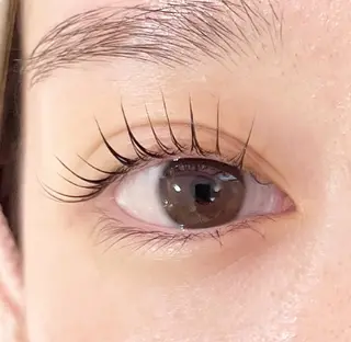 マツエク・マツパ 伊藤 茉椰のヘアスタイル