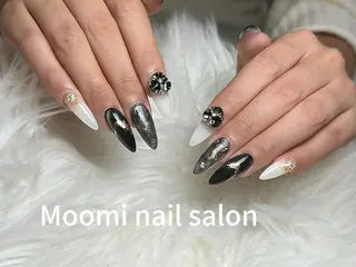 ミディアム Moomi nail salonのネイルデザイン