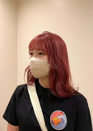 ミディアム カラー 森田翔斗 顔周りレイヤーのヘアスタイル