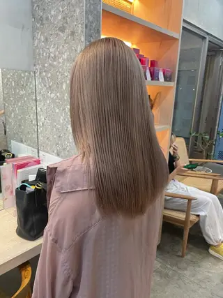 ロング カラー ネイル マツエク・マツパ アイブロウ ⭐ハイトーンブリーチ ミルクティーピンクのヘアスタイル