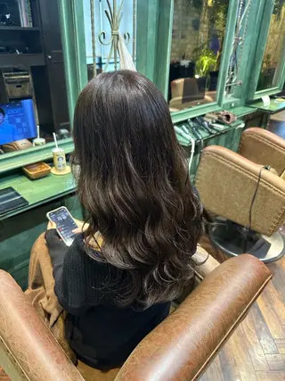 ロング Monan 新宿所属・ケイジ✨透明感 /艶カラー✨のヘアスタイル