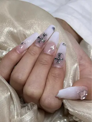 ネイル &ME シシのネイルデザイン