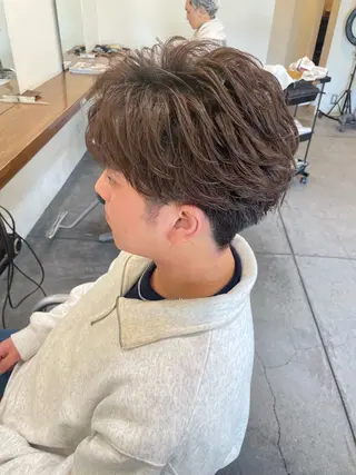 ショート パーマ 髙尾 莉々のヘアスタイル