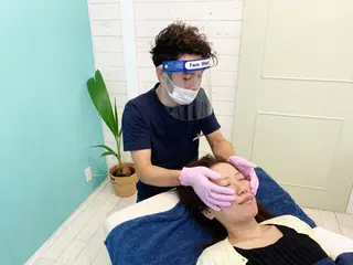 肩こり専門整体師 乾　充のエステ・リラクイメージ