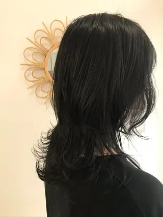 ミディアム ボブ/ハイトーン REINAのヘアスタイル