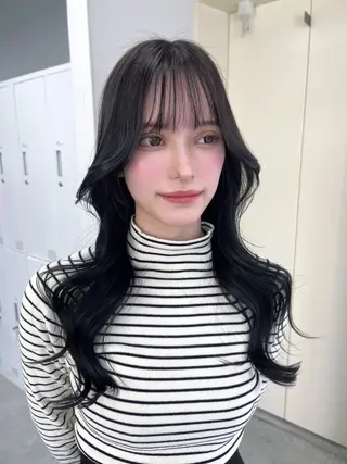 ロング maya レイヤーカットのヘアスタイル