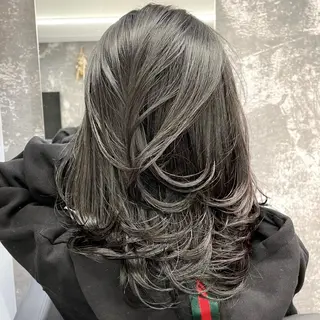 ミディアム アンドウ ユウ/ レイヤーカット/韓国のヘアスタイル