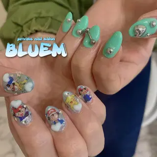 ネイル BLUEM なな🐶のネイルデザイン