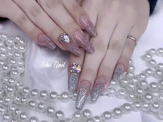 ネイル She   Nail所属・ISA_ BELLAのネイルデザイン