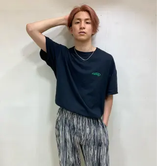 ミディアム カラー ヘアアレンジ メンズ キッズ ネイル マツエク・マツパ アイブロウ 🌟ブリーチ特化型 ハイトーンカラー🌟のヘアスタイル