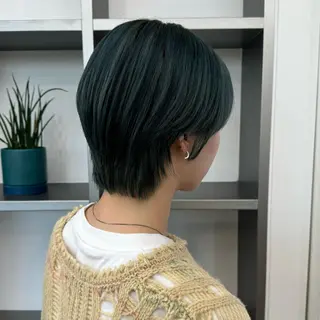 ショート HIKARI🐈‍⬛ レイヤー×デザインのヘアスタイル