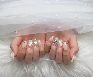 ミディアム 🌈 Laule'aのネイルデザイン