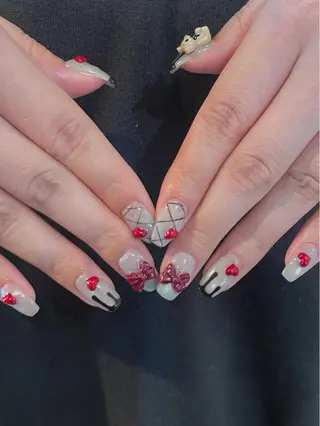 ネイル nagisa ✩︎⡱のネイルデザイン