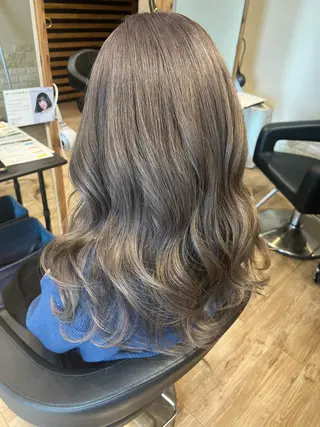 カラー 早川 真幸のヘアスタイル