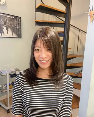 ロング カラー atelier doux dimanche（アトリエ・ドゥー・ディマンシュ）所属・Fukamiレイヤー 透明感カラーのヘアスタイル