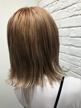 ショート カラー UMEDA FIGAROのヘアスタイル