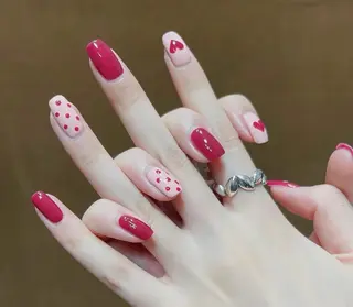 ネイル pink ladyサロン所属・べ にのネイルデザイン