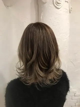 ミディアム カラー 伊藤 優希のヘアスタイル