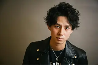 パーマ メンズ 赤み消し韓国ヘア レイヤー縮毛🤍渡邉のヘアスタイル