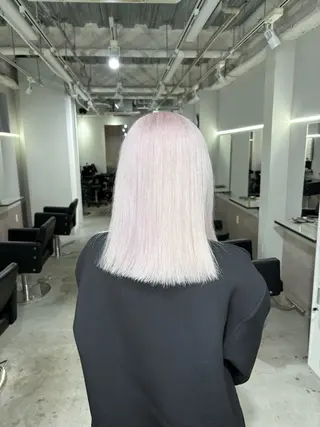 セミロング カラー noa 寒色系カラーブリーチのヘアスタイル