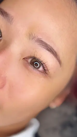 マツエク・マツパ 山城 エスタの眉毛・アイブロウイメージ