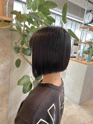 ショート カラー ハイトーンカラ ー/小川のヘアスタイル