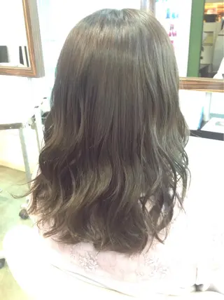 ミディアム カラー 榎園 由美のヘアスタイル