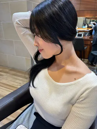 ロング カラー レイヤーカット /透明感/千葉怜寿のヘアスタイル