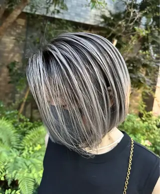 ショート カラー りょうへい/ 全頭ブリーチ/渋谷のヘアスタイル