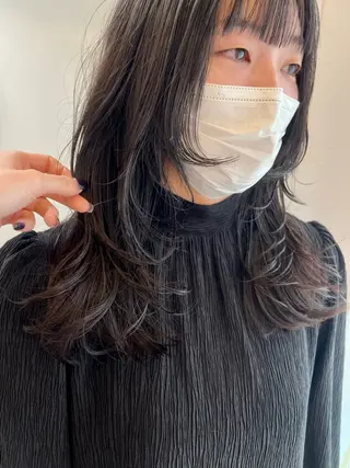 ロング 長田 唯のヘアスタイル