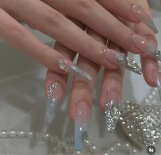 カラー BERA NAILSのネイルデザイン