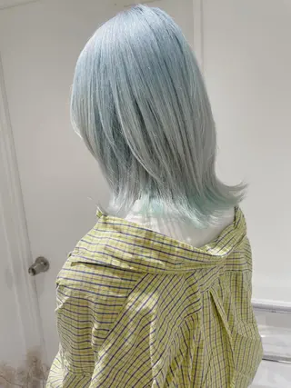 ミディアム ito. ブリーチ/髪質改善のヘアスタイル