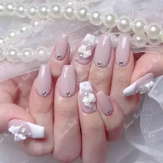 ネイル Queening 🦋のネイルデザイン