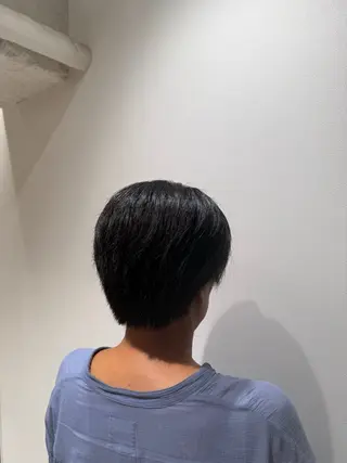 ショート カラー AKAZAWA MIKUのヘアスタイル