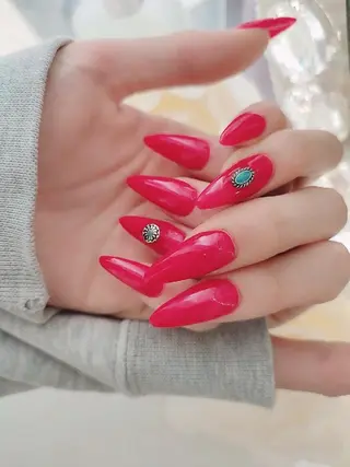 ネイル RUNWAY 　　の眉毛・アイブロウイメージ